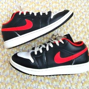Air Jordan 1 Low Sneakers 6Y